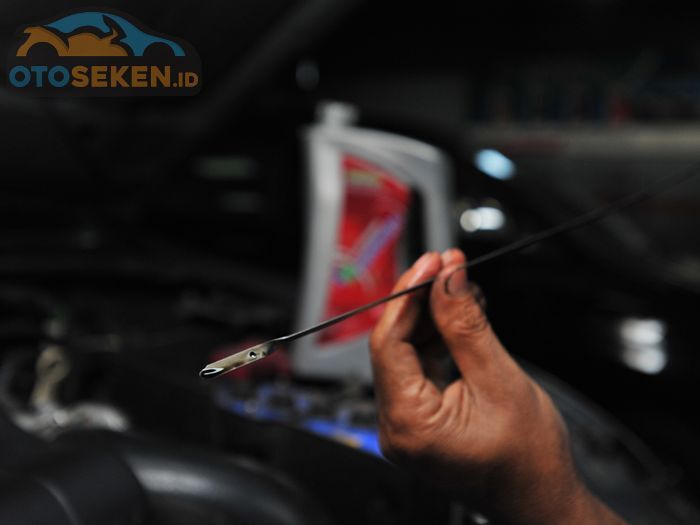 Oli Mesin Bercampur Air (Milky)? Ini Penyebab Dan Solusi Cepatnya