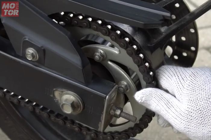 Tutorial Setel Rantai Motor Sendiri (Panduan 10 Menit)