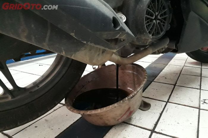 Kenali Cara Kerja Oli Motor, Jangan Lupa Ganti Secara Teratur